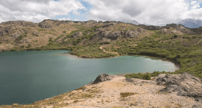 Diez días sin Ley de Tierras y un negocio bajo sospecha: Una inmobiliaria ofreció a extranjeros una propiedad de casi 3.000 hectáreas con lago privado en Chubut