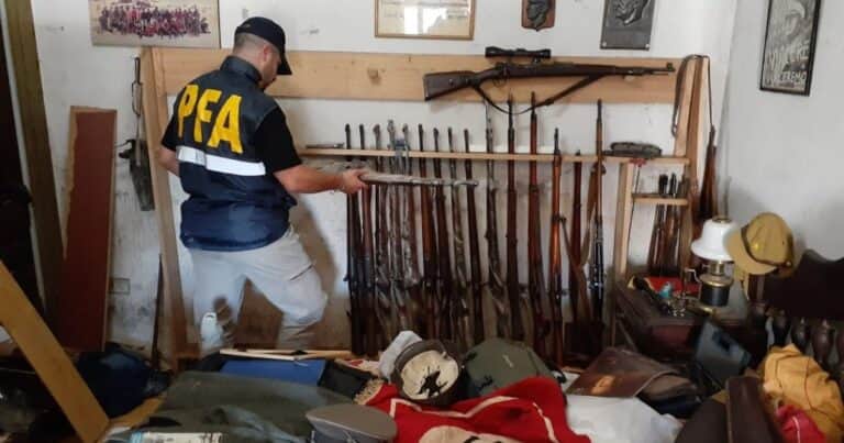 Desbaratan una banda internacional que traficaba simbología nazi y armas al exterior: un detenido en Quilmes