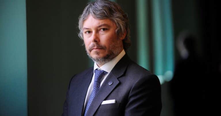Sobreseen a Santiago Caputo y a un exjefe de la UIF por la presunta filtración de información confidencial
