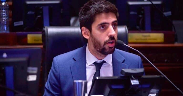 Con críticas a Karina Milei, un legislador porteño se va de La Libertad Avanza y deja a Ramiro Marra en un brete incómodo