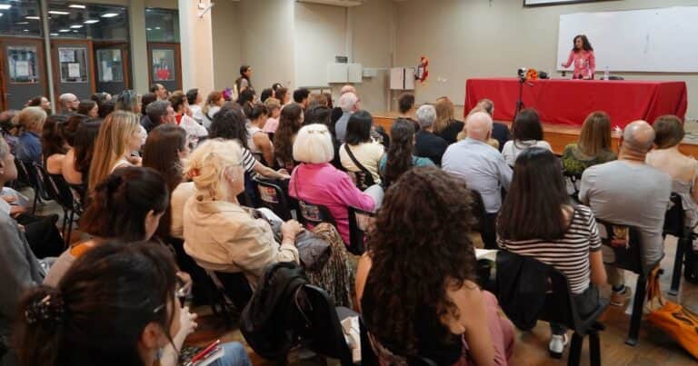 Con una clase magistral atípica, Andrea Giunta se despidió como profesora en la UBA