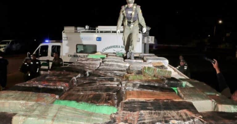Persecución, tiros y golpe al narcotráfico: incautaron 7 toneladas de marihuana en Misiones