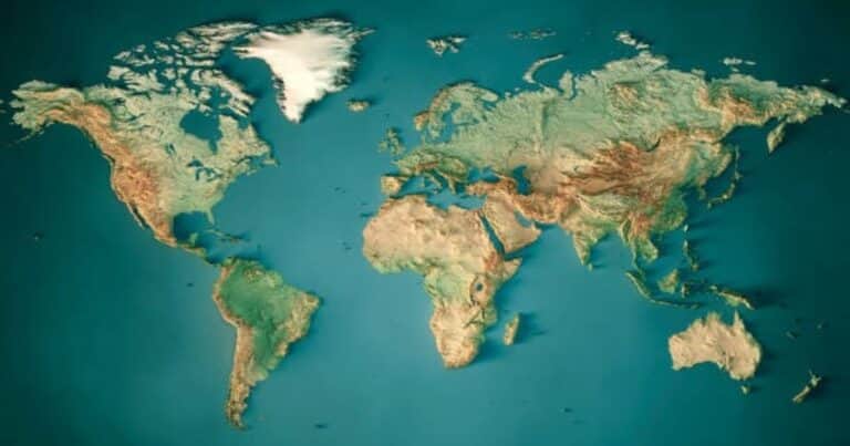 Cuáles son los dos países que tienen acceso a tres océanos