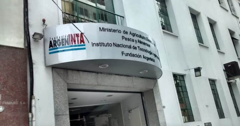 Despidos y venta de tierras: la orden del Gobierno que detonó la reunión que decidía el futuro del INTA
