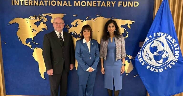 En el FMI, Patricia Bullrich habló del ajuste con «paz social» y la violencia en Rosario tras el asesinato de Pillín Bracamonte