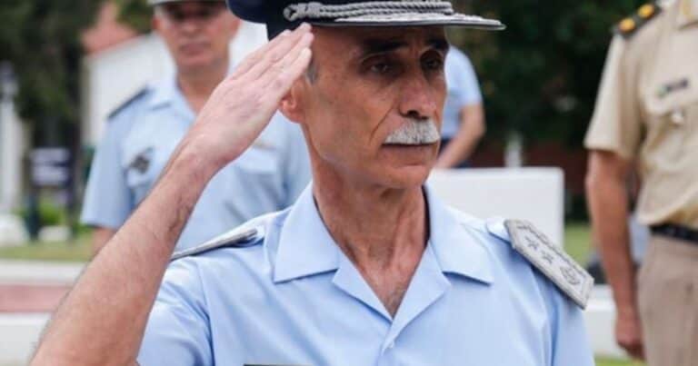 Tras el escándalo y despido del jefe anterior, designan a Gustavo Valverde al frente de la Fuerza Aérea