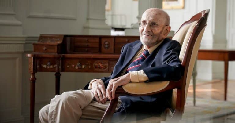 El escritor español Álvaro Pombo ganó el Premio Cervantes 2024