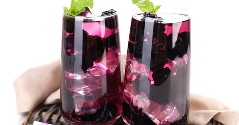 Cuáles son los beneficios de comer moras todos los días: la mejor forma de consumirlas