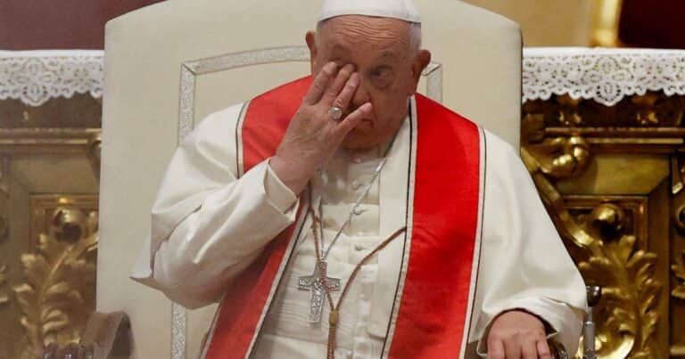 El Papa le pide disculpas a la clase media por hablar casi exclusivamente de los pobres y no de ella