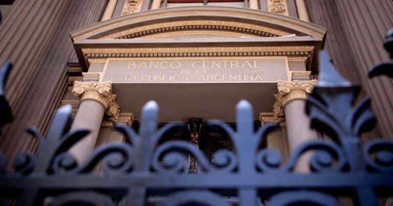 Aunque a menor ritmo, el Banco Central no deja de comprar dólares y ya acumula más de US$ 3.000 millones en los últimos dos meses