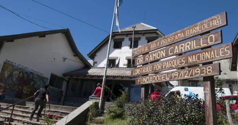 Ante la falta de médicos en su provincia, un gobernador sale a promocionar sueldos de más de $3,5 millones y hasta adicionales para alquiler