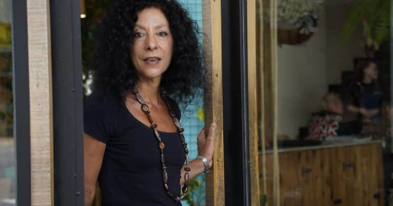 Leila Guerriero ganó el Premio Cátedra Mujeres y Medios UDP por “La llamada”