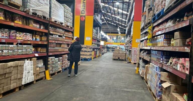 Consumo masivo: en lo que va del año registra una caída de 12,8%