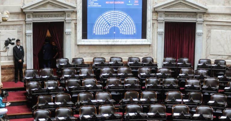 Uno por uno los diputados del PJ que fueron clave para que se caiga la sesión para modificar la ley de DNU