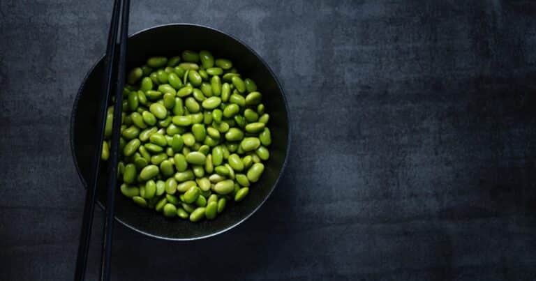 Edamame: todo sobre este superalimento, desde su origen hasta las mejores formas de consumirlo