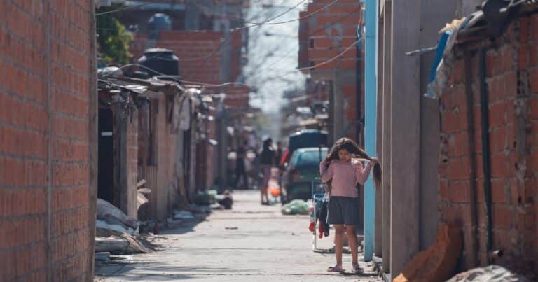 Ciudad: hay que ganar más de un millón de pesos para no ser pobre