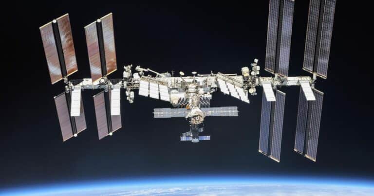 Un misterio olor nauseabundo invadió la Estación Espacial Internacional y hay preocupación