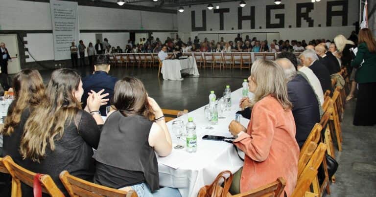 Lanzan un espacio de históricos dirigentes del PJ críticos del kirchnerismo y con la apuesta de superar «la grieta»