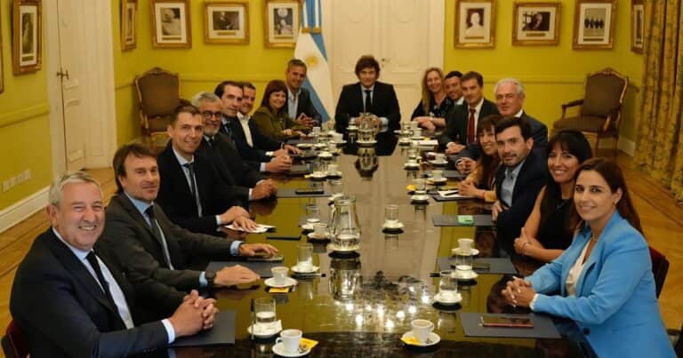 Sin estrategia común y envuelto en internas, el radicalismo enfrenta el peor escenario en el Congreso