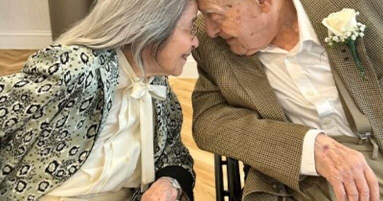 Ella tiene 102, él 100 y no le tienen miedo al amor: se convirtieron en los recién casados más longevos del mundo