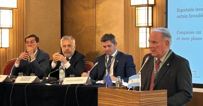 Gobernadores de las provincias mineras «vendieron» el potencial de Argentina en un cumbre mundial del sector