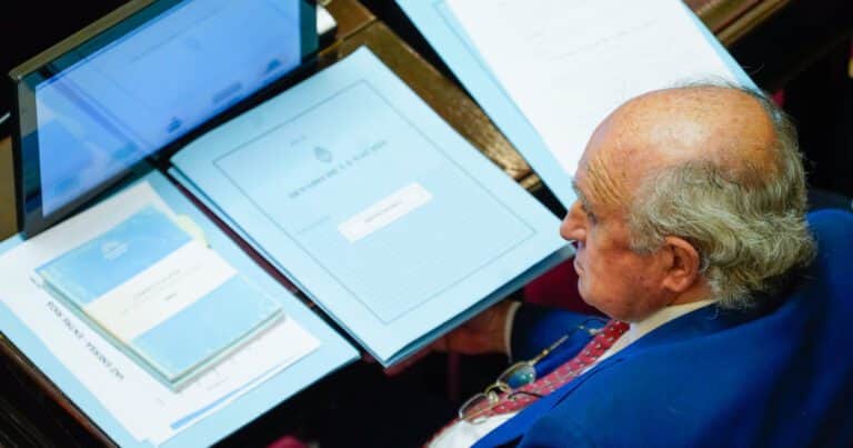 El Gobierno contraataca: si avanza la destitución de Kueider, pedirán la expulsión de senadores con causas abiertas