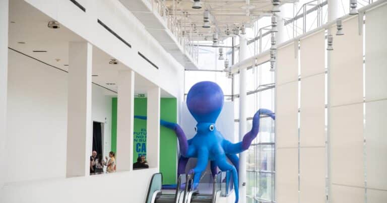 Cao Fei en el Malba: inteligencia artificial, utopías y nuevas realidades para los mundos paralelos que nos abrazan