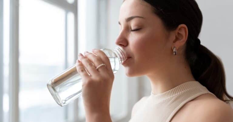Cómo llevar siempre agua fría en tu bolso sin necesidad de un termo durante el verano