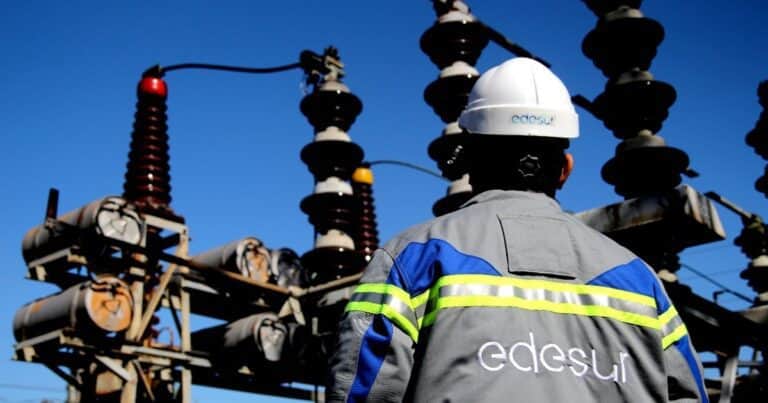 El Gobierno les da a las eléctricas un plan para pagar US$ 1.000 millones y privatizar el mercado