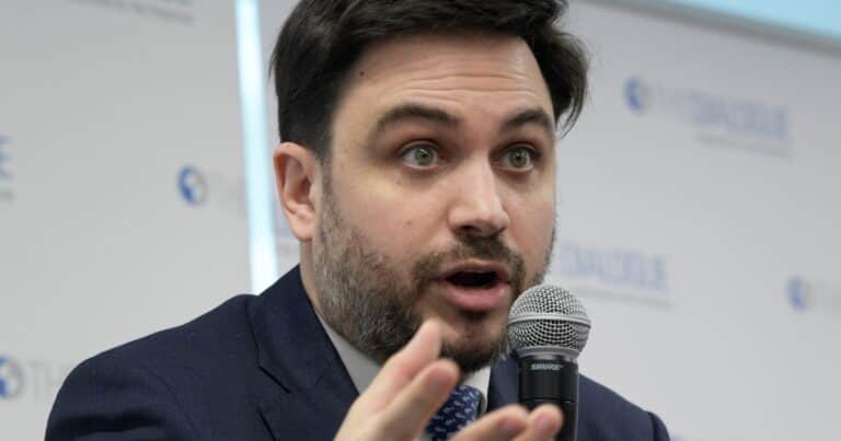 Ramiro Marra hizo una pregunta sobre el examen de “idoneidad” para empleados estatales, le marcaron un error de ortografía y Bregman lo chicaneó