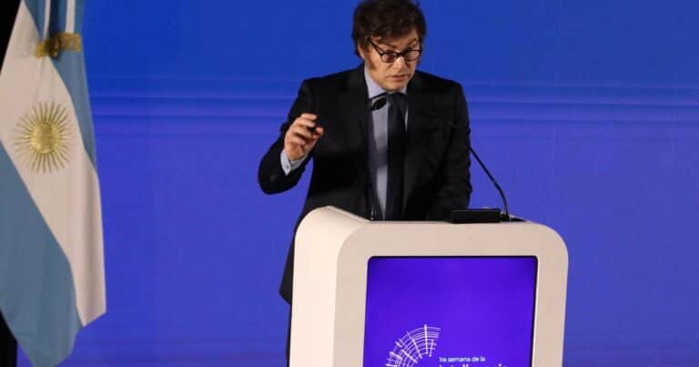 Javier Milei se aferra al déficit cero en la pelea por el Presupuesto 2025: «Le pusimos un candado al equilibrio fiscal y nos tragamos la llave»
