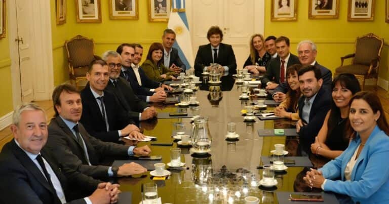 La era del «canibalismo» en la LLA, el PRO, la UCR y el kirchnerismo