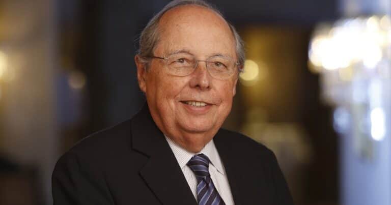 «Ojo con el cepo y engolosinarse con el dólar»: el aviso de un reconocido economista argentino desde Estados Unidos