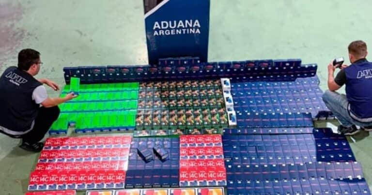 Hallaron más de 500 Iphone 16 y otros celulares de alta gama en un depósito de Córdoba: la multa multimillonaria que le caerá al destinatario del envío