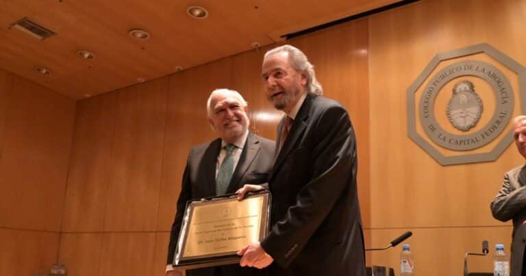 El juez de la Corte Juan Carlos Maqueda advirtió que hay «nubarrones sobre la democracia»