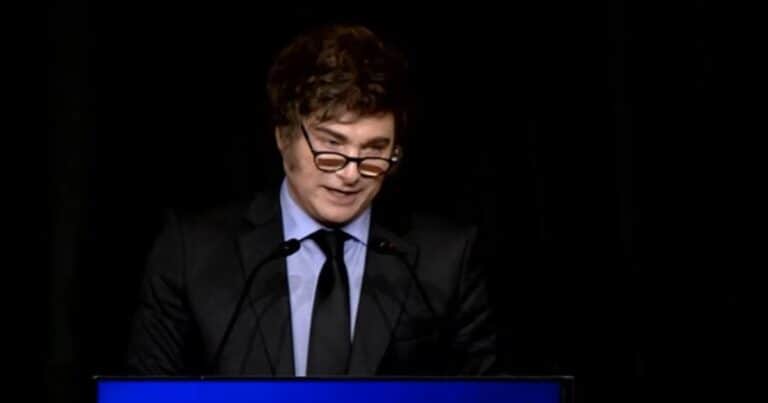 Desde Córdoba, Javier Milei volvió a aludir a la interna con Victoria Villarruel: «Cada vez que me voy siempre alguno me hace alguna… sin comentarios»