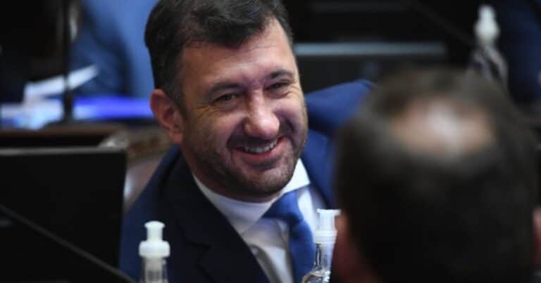 Edgardo Kueider pidió formalmente licencia en el Senado, en medio del escándalo por su detención en Paraguay