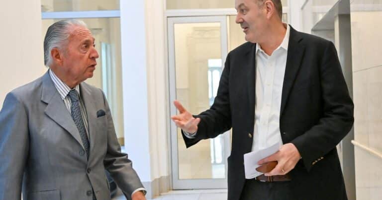 Sturzenegger se cubrió ante los reclamos de la UIA: «Esa no es mi área»