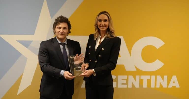 Javier Milei se mostró con Lara Trump y los oradores de la conferencia conservadora que cerrará este miércoles