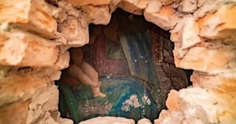 Desvelan un mural renacentista de la Virgen María oculto durante siglos en Parma