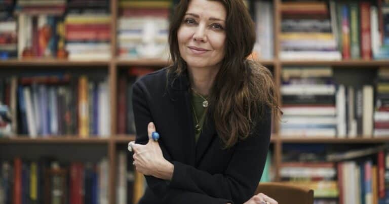 La escritora turca Elif Shafak alerta: «La censura, una vez que empieza, no tiene fin»