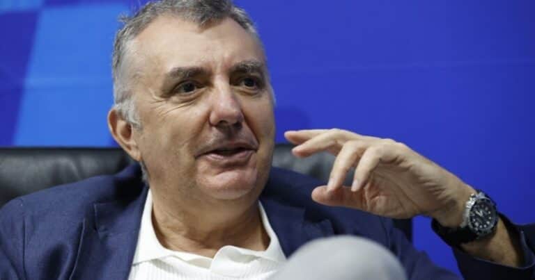 Manuel Vilas: “Padezco angustia y ansiedad, y unas enormes ganas de vivir”
