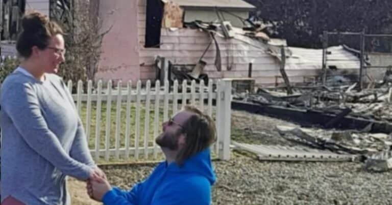 Incendios en California: su casa se destruyó, encontró el anillo y le pidió matrimonio a su novia