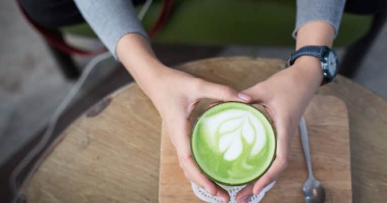 Té matcha versus té verde: ¿cuál es mejor para perder peso?