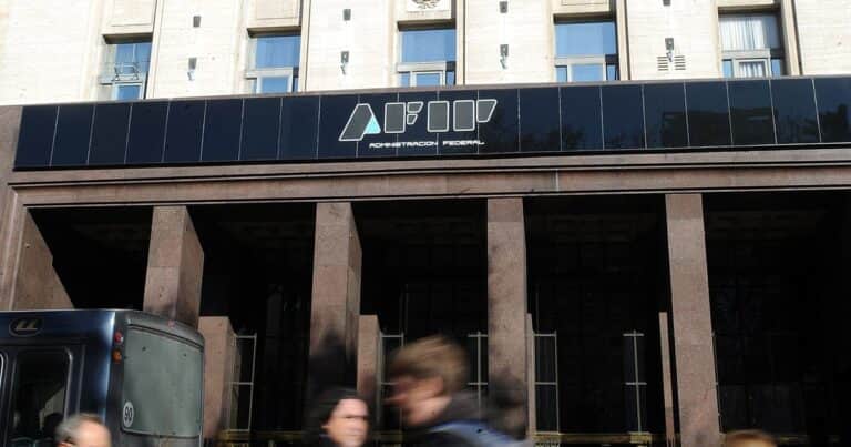 En medio de la nueva pelea con el PRO, el Gobierno activó cambios para las listas sensibles de la ex AFIP
