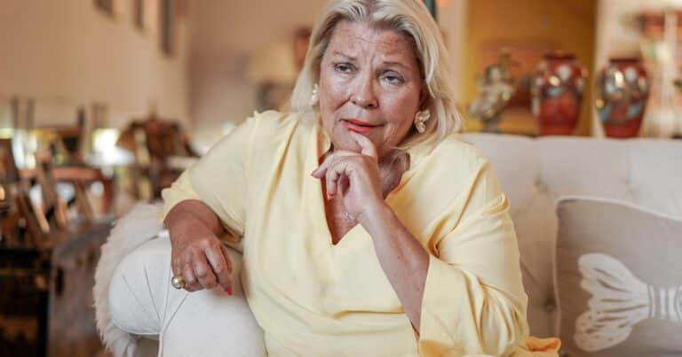 Elisa Carrió acusó a Javier Milei de violar la Constitución y amenazó con llevarlo a la Justicia