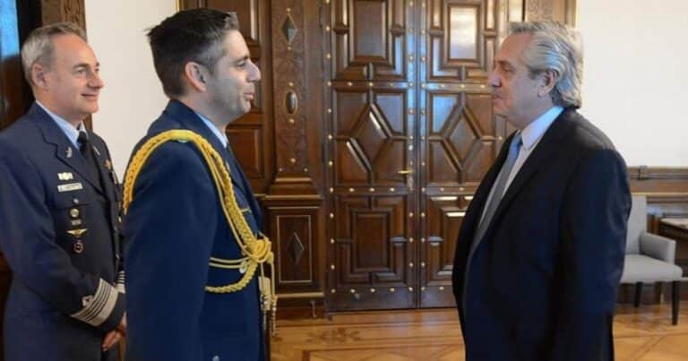 Proponen como agregado militar en EEUU a un ex edecán de Alberto Fernández relevado por intentar viajar con un arma sin declarar