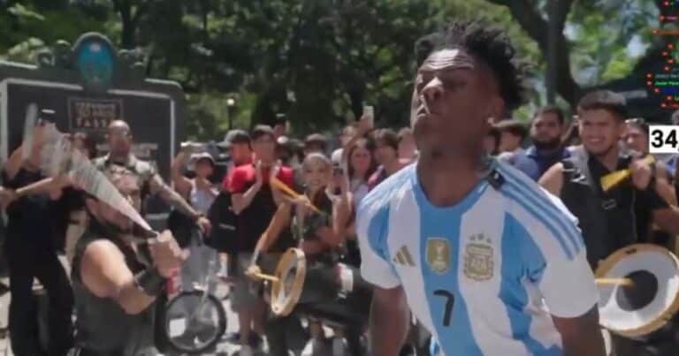 Speed, a puro delirio en Buenos Aires: participó en un show de malambo, bailó con «Messi» y probó el mate
