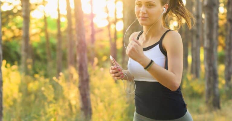 ¿Caminar o correr?: el deporte para quemar calorías y bajar de peso rápido