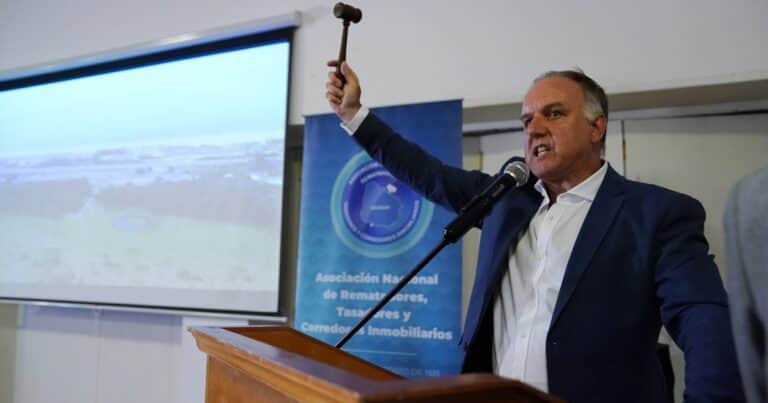 Remataron un campo de Lázaro Báez en Uruguay y lo compró una sociedad de Constantini y Cambiasso por una suma millonaria